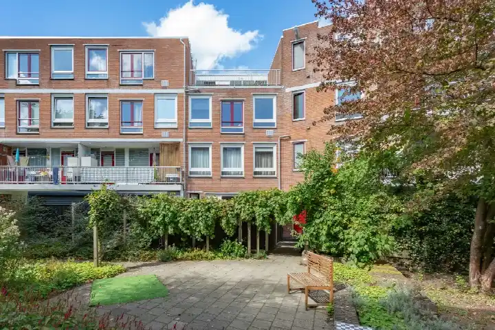 Studio te koop: Minahassastraat 24B, Ambonpleinbuurt Amsterdam