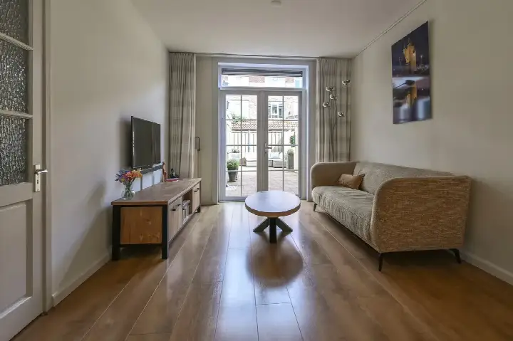 Tussenwoning te koop: Minahassastraat 53, Medanbuurt Haarlem