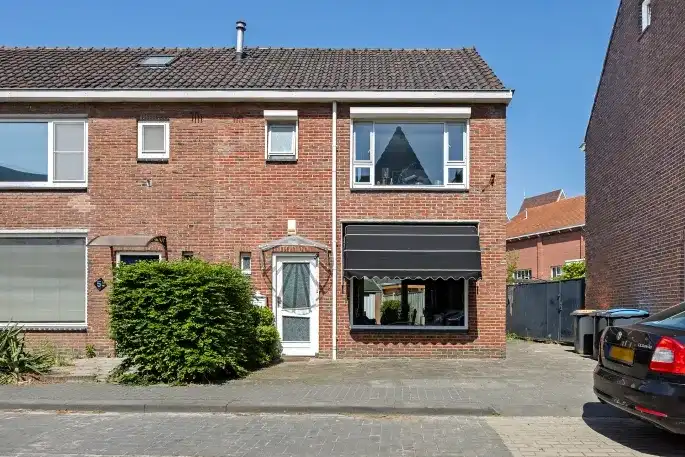 Corner house for sale: Minkmaatstraat 5B, De Laares Enschede