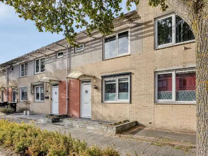 Tussenwoning te koop: Minnellistraat 13, Filmwijk Zuid-zuid van Walt Disneyplts. Almere