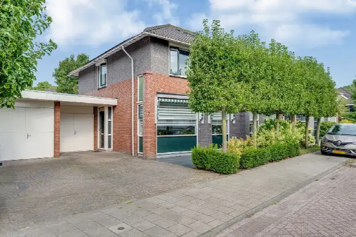 Tussenwoning te koop: Minnertsgastraat 7, Leeuwerik Midden Tilburg