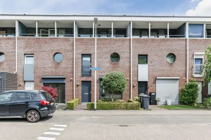 Tussenwoning te koop: Moerkapellestraat 40, Leeuwerik Midden Tilburg