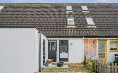 Terraced house for rent: Moessorgskystraat 12, Muziekwijk Z.-Noord Almere