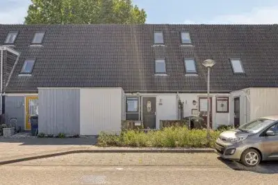 Tussenwoning te koop: Moessorgskystraat 24, Muziekwijk Z.-Noord Almere
