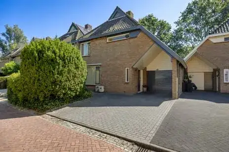 Tussenwoning te koop: Molecaten 107, Rootselaar-West Barneveld