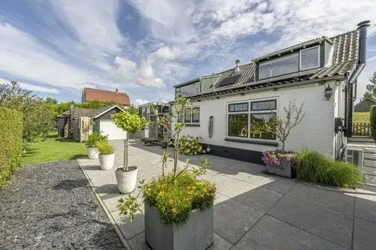 Vrijstaande woning te koop: Molendijk 33, Piershil Woonkern Piershil
