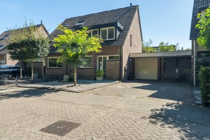 Tussenwoning te koop: Molengang 9, Molenbuurt Oosterhout