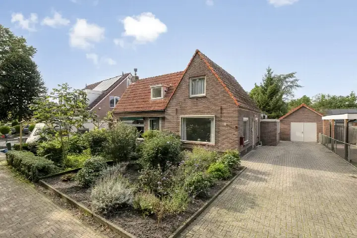 Twee-onder-één-kap te koop: Molenkampweg 6, Heerde Heerde