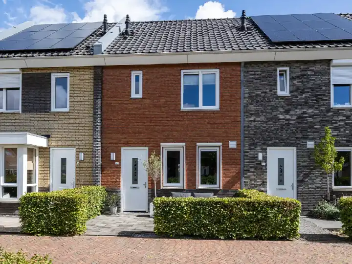 Tussenwoning te koop: Molenplein 10, Middelharnis prinsenkwartier Middelharnis