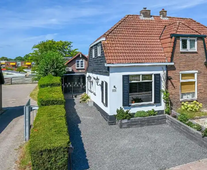 Twee-onder-één-kap te koop: Molenstraat 136, De Eng Soest