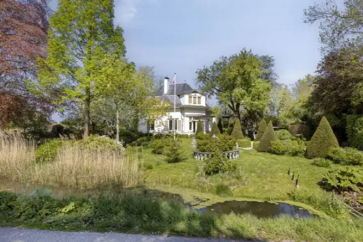 Twee-onder-één-kap te koop: Molenstraat 26, Verspreide huizen Hurwenen en Rossum Hurwenen