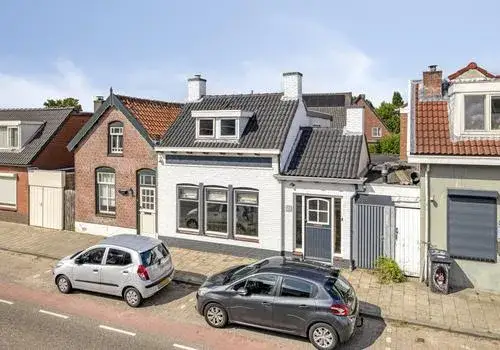 Tussenwoning te koop: Molenstraat 28, Oudenbosch-Centrum Oudenbosch