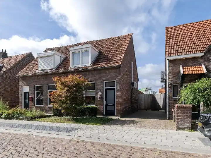 Twee-onder-één-kap te koop: Molenstraat 28, Verspreide huizen Vriezenveen ten westen van kanaal Vriezenveen
