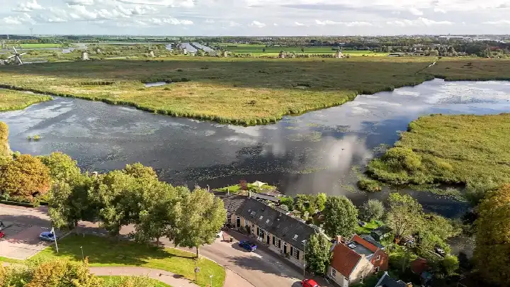 Terraced house for sale: Molenstraat 52, Kinderdijk-Dorp Kinderdijk