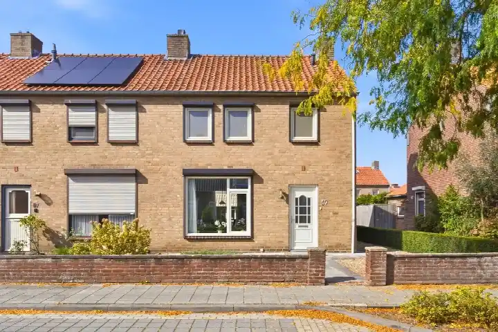 Corner house for sale: Molenstraat 59, Mill-Centrum Mill