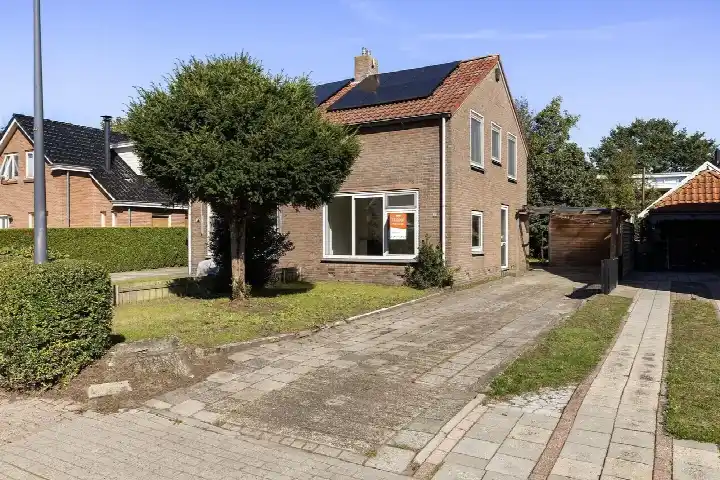 Twee-onder-één-kap te koop: Molenweg 11, Nieuwehorne Nieuwehorne