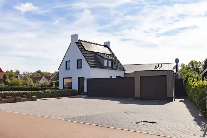 Vrijstaande woning te koop: Molenweg 15, Ouddorp centrum Ouddorp