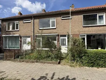 Tussenwoning te koop: Molenweg 153, Rozenburg Rozenburg