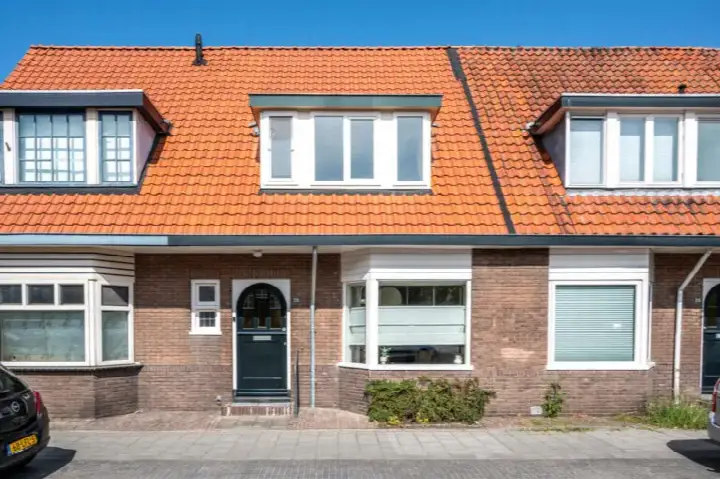 Tussenwoning te koop: Molenweg 220, Heseveld Nijmegen