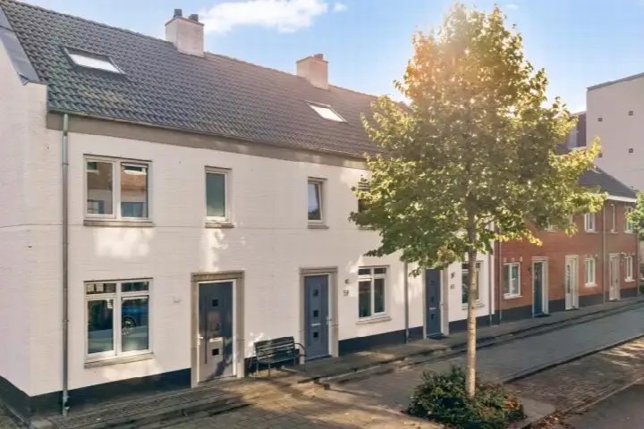 Tussenwoning te koop: Molenweg 59, Voorstad Roermond