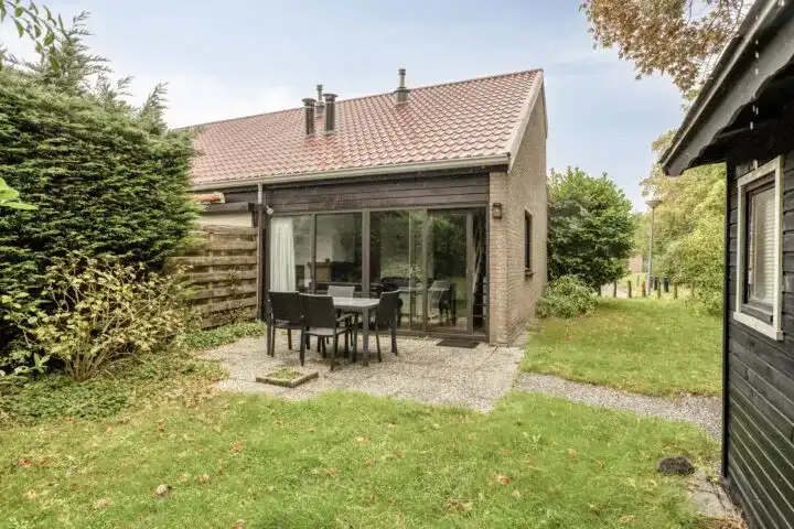 Hoekwoning te koop: Molenweg "De Kreek" Konijnenberg 17, Recreatiegebied Bruinisse