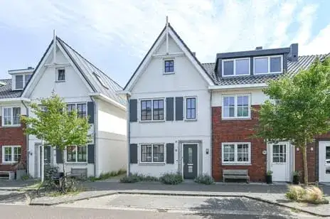 Hoekwoning te koop: Molenwerf 63, Spaarndam Spaarndam