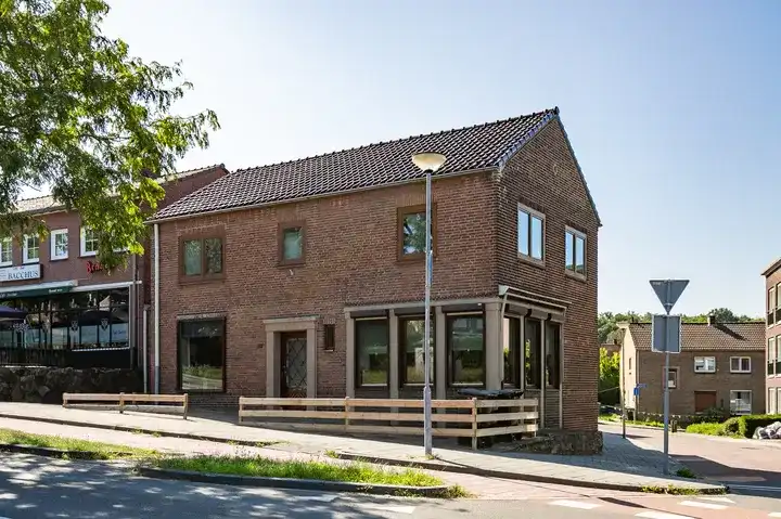 Twee-onder-één-kap te koop: Moltweg 52, Kakert Landgraaf