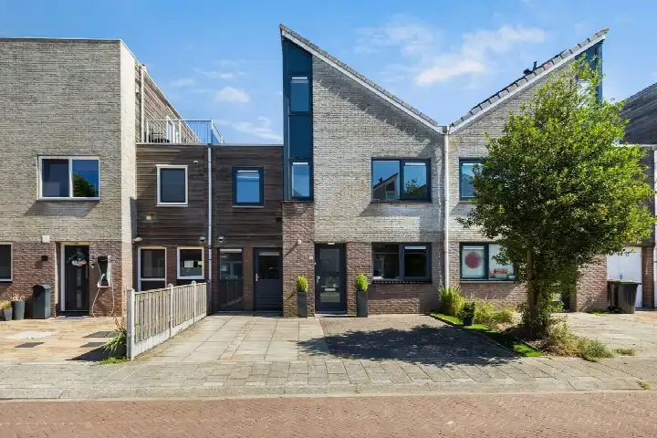 Tussenwoning te koop: Monnickendamstraat 70, Lelystad-Haven West Lelystad