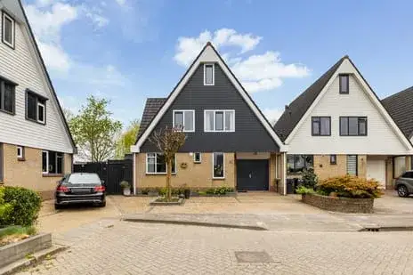 Hoekwoning te koop: Monsmastate 24, Camminghaburen-Zuid Leeuwarden