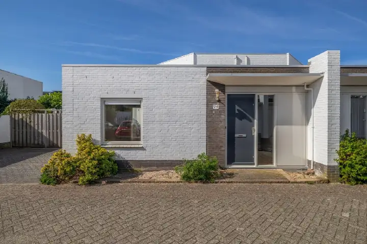 Terraced house for sale: Monteverdistraat 94, Puccinibuurt Capelle Aan Den Ijssel
