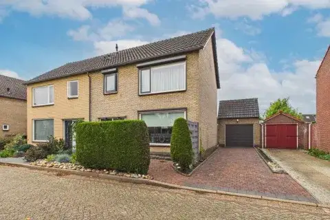 Twee-onder-één-kap te koop: Moormanstraat 7, Puienput Hulst