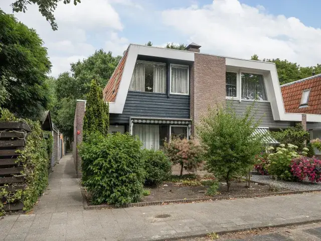 Corner house for sale: Mossellaan 59, Tholen Tholen