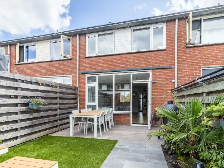 Tussenwoning te koop: Mozartlaan 100, Zonneveld Hazerswoude-Rijndijk