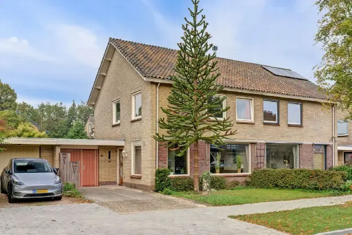 Terraced house for sale: Mozartstraat 41, de Helster Elst (Ge)