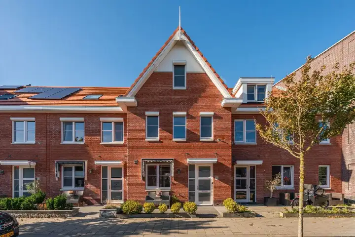 Terraced house for sale: Mr. E.N. Rahusenstraat 15, Noord-Oost Katwijk