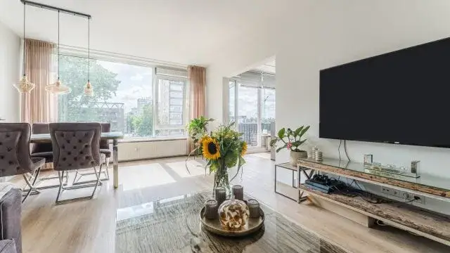 Appartement te koop: Mr. F.A. van Hallweg 114, Elsrijk West Amstelveen