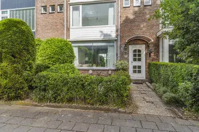 Terraced house for sale: Mr. F.A. van Hallweg 47, Elsrijk West Amstelveen