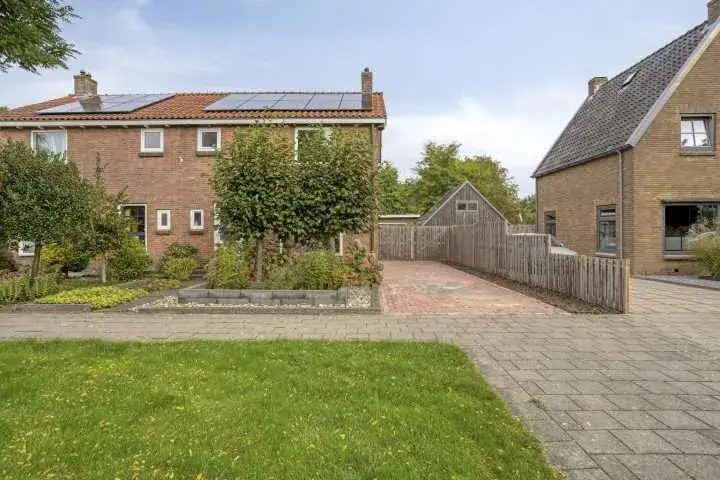 Semi-detached for sale: Mr Halbe Binnertsstraat 3, Midden Heerenveen