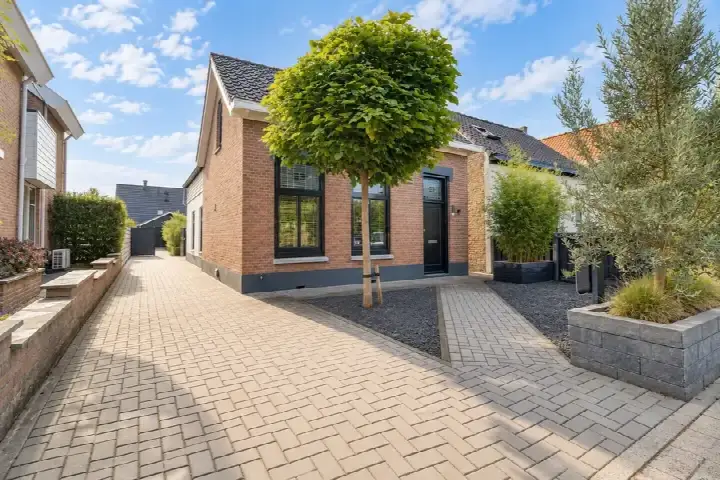 Detached house for sale: Mr Iman Caustraat 83, Stellendam centrum Stellendam
