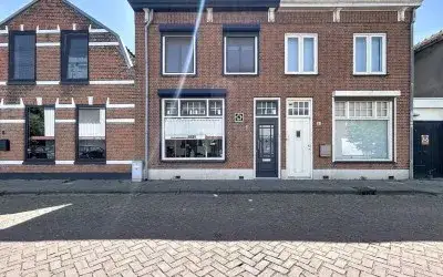 Tussenwoning te koop: Mr. P.C. Hennequinstraat 10, Oostburg Oostburg