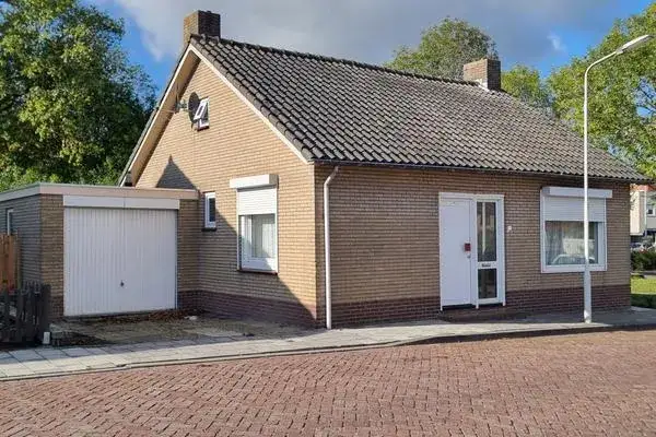 Vrijstaande woning te koop: Mr. P.C. Hennequinstraat 24, Oostburg Oostburg