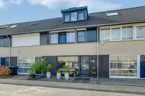 Tussenwoning te koop: Muggenbergstraat 74, Leeuwerik West Tilburg