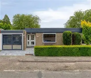 Twee-onder-één-kap te koop: Muiderslotstraat 28, Elsweide Arnhem