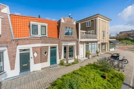 Terraced house for sale: Muiderstraatweg 58, Centrum Oost Diemen