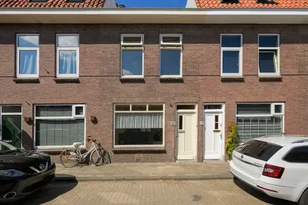 Terraced house for sale: Munnikenstraat 88, De Waard Leiden
