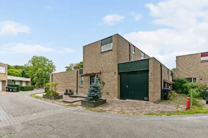 Corner house for sale: Munnikkenpark 5, Kerkwijk Leiderdorp