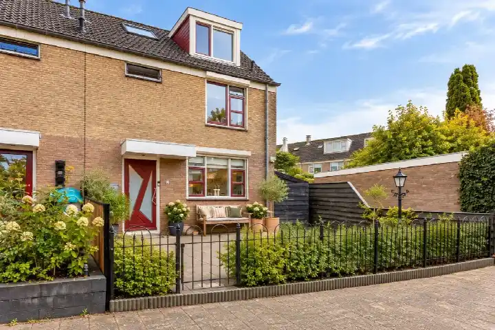 Corner house for sale: Munnikplaat 17, Binnengouw Monnickendam