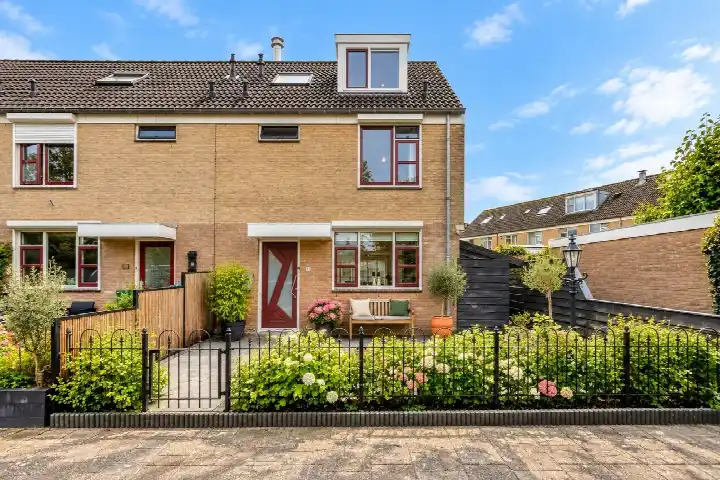 Corner house for sale: Munnikplaat 17, Binnengouw Monnickendam