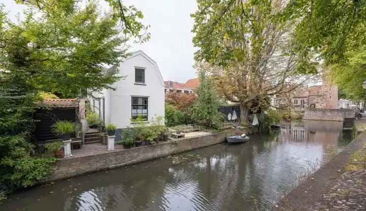 Terraced house for sale: Muurhuizen 117, Nieuwstraat e.o. Amersfoort