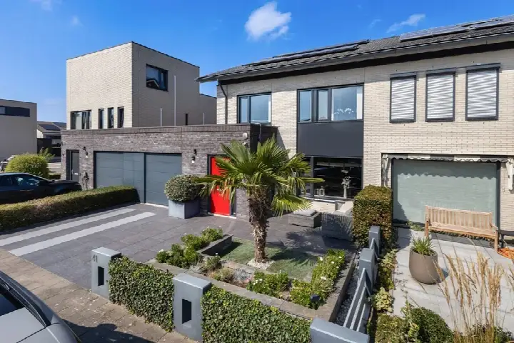 Terraced house for sale: Muzieklaan 41, Oud-Beijerland Poortwijk Oud-Beijerland